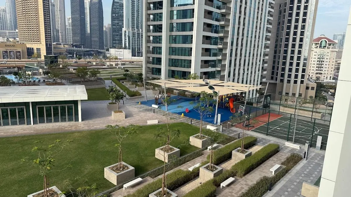 Luxurious Downtown Views 2 Bedrooms Holiday Home Dubai